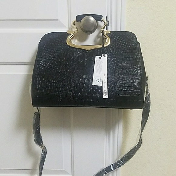 LA TERRE FASHION Handbags - Stachel black alligator skin purse